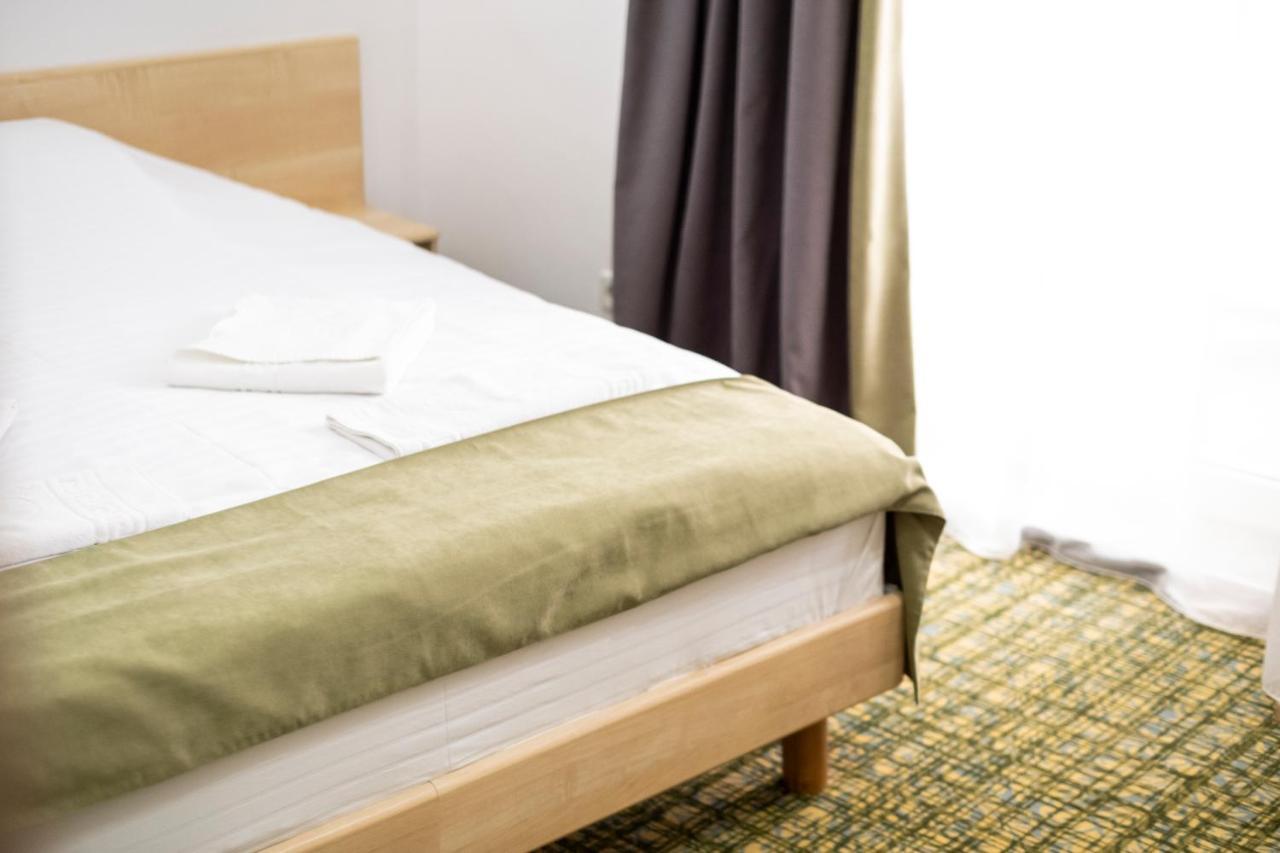 Casa Gabriela Hotel Bukares Bagian luar foto