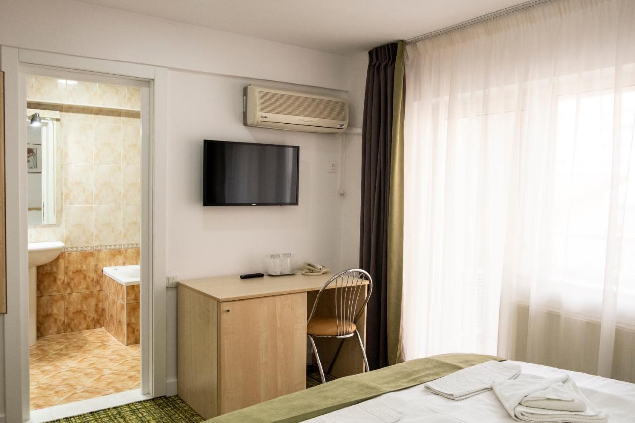 Casa Gabriela Hotel Bukares Bagian luar foto