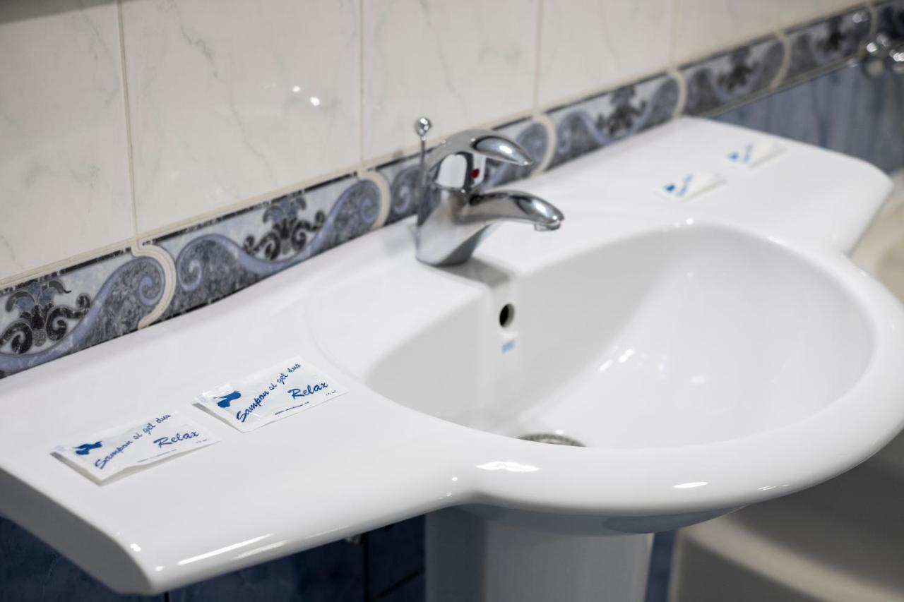 Casa Gabriela Hotel Bukares Bagian luar foto