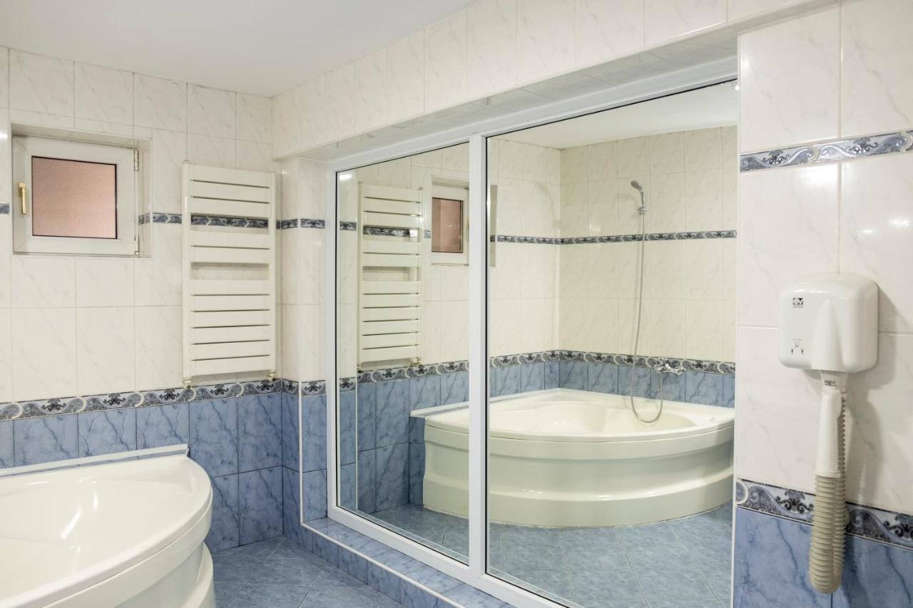Casa Gabriela Hotel Bukares Bagian luar foto