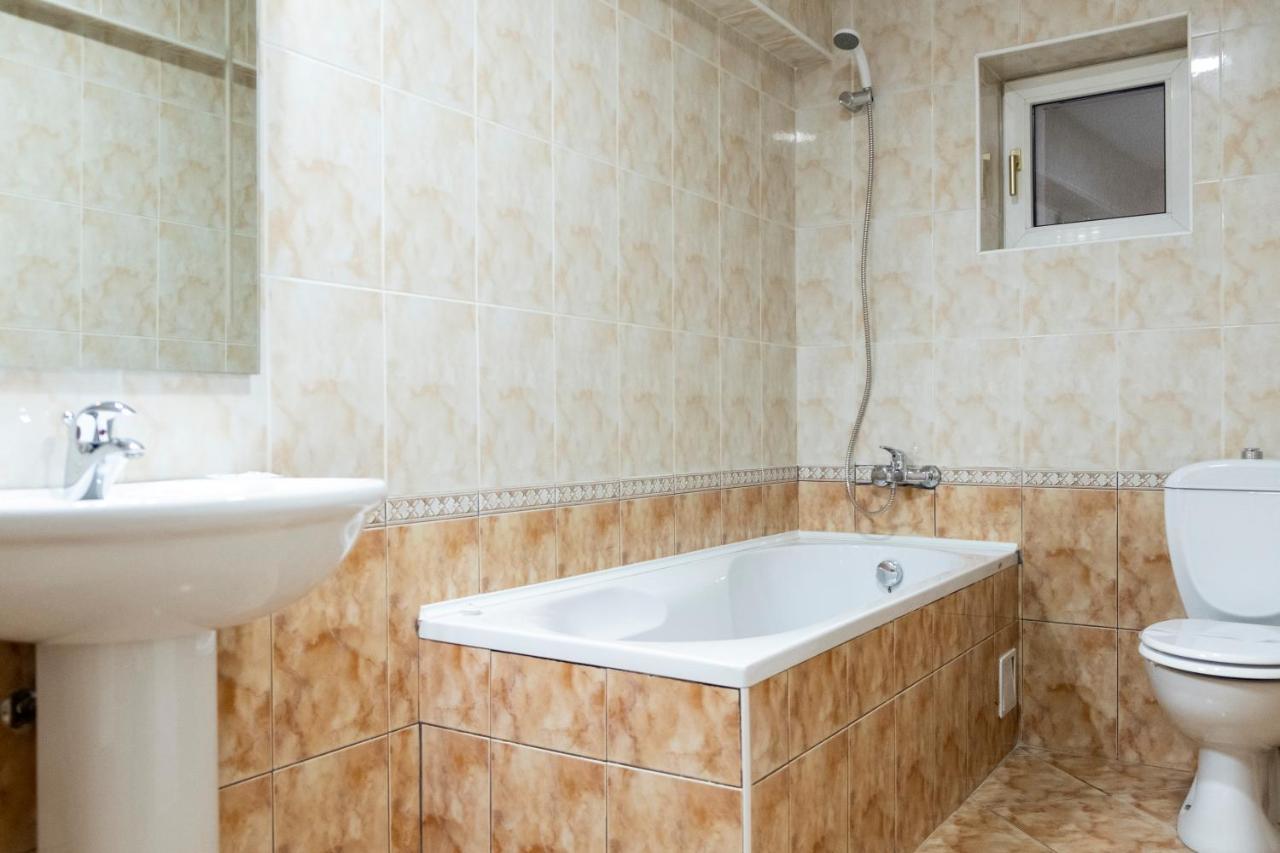 Casa Gabriela Hotel Bukares Bagian luar foto