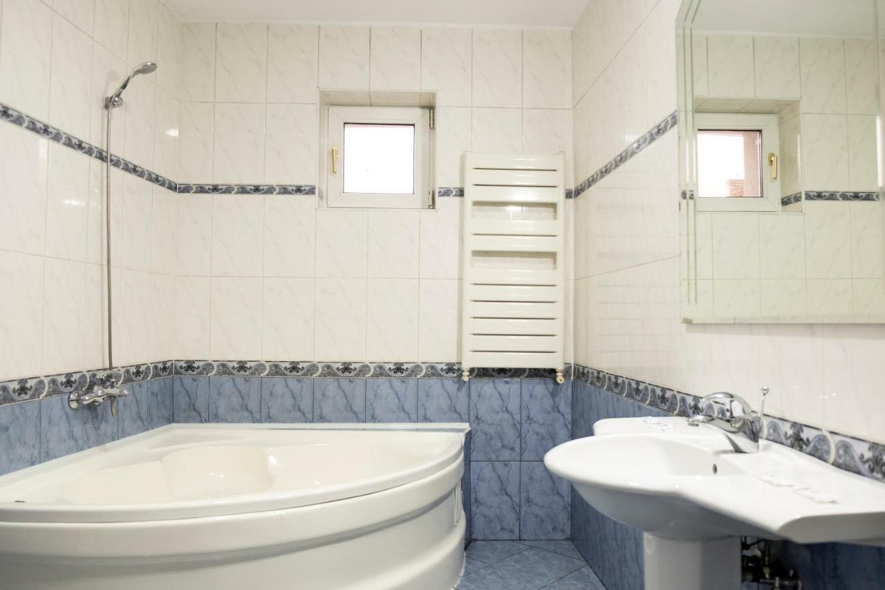 Casa Gabriela Hotel Bukares Bagian luar foto