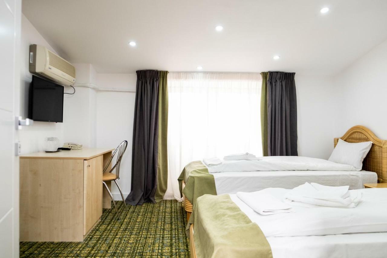 Casa Gabriela Hotel Bukares Bagian luar foto